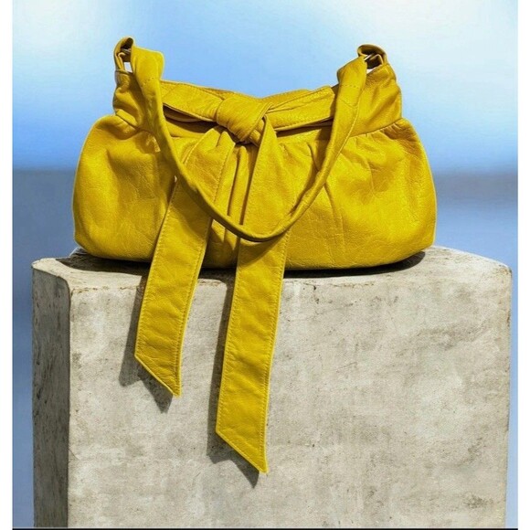 Morelle Yellow Leather Shoulder Bag Bow Accent Slouchy Hobo Bag Purse EUC - Picture 1 of 11
